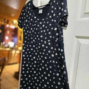 South African made Daisy patterned Dress in black